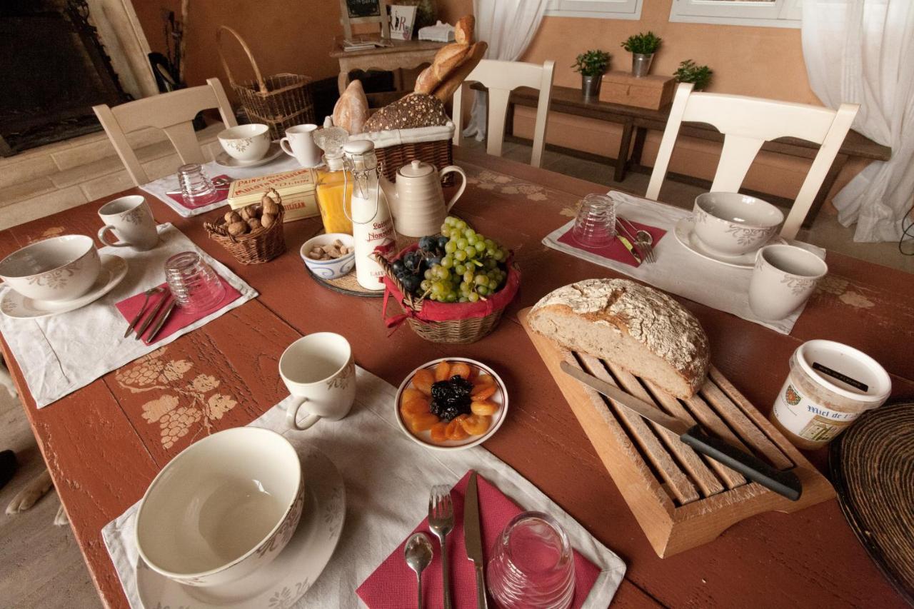 Domaine De La Combotte Bed & Breakfast Nantoux Luaran gambar